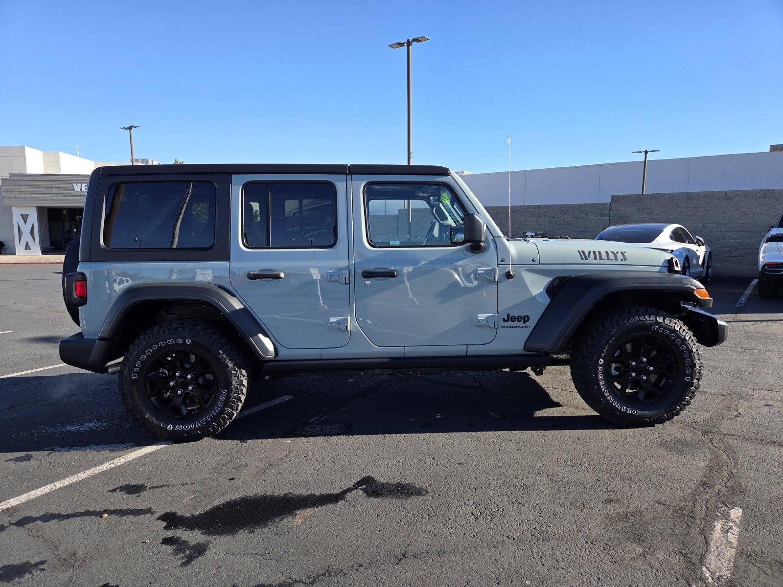 Used 2023 Jeep Wrangler Willys image 7