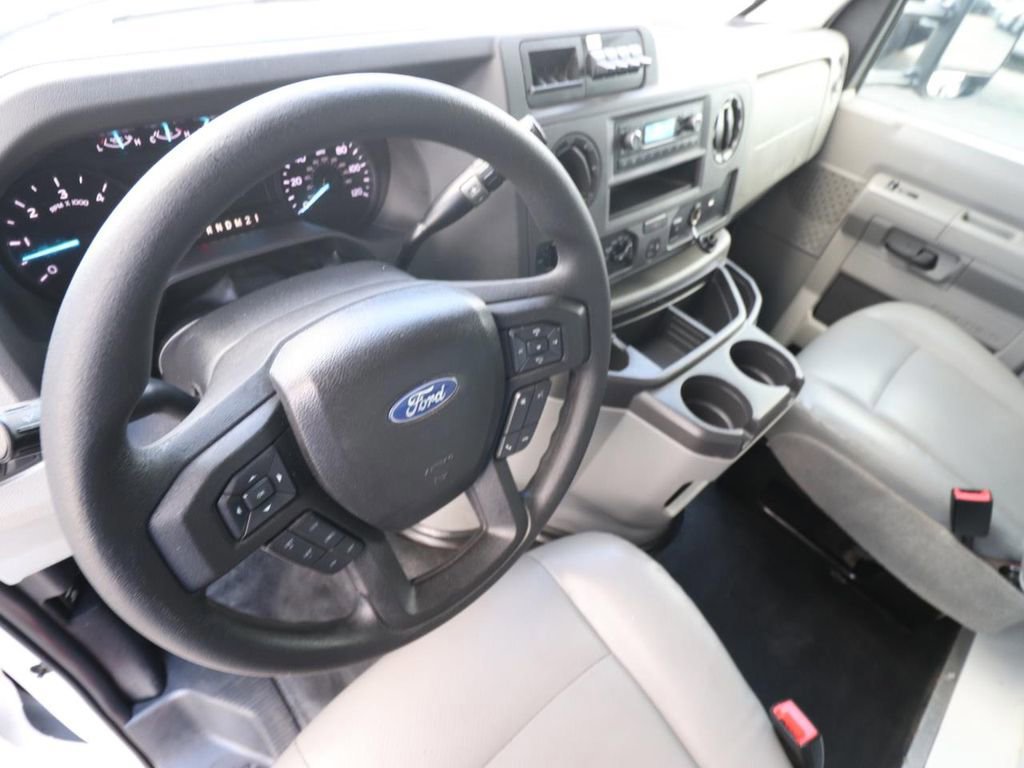 Certified 2022 Ford E-450 and Econoline 450 Super Duty w/ Power Windows & Locks Group image 12