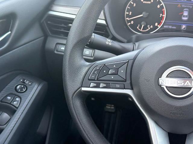 Used 2025 Nissan Altima 2.5 SV FWD image 16