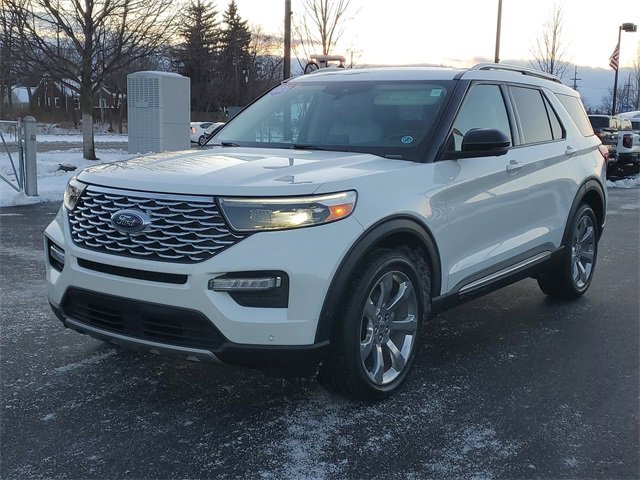 Certified 2020 Ford Explorer Platinum w/ Premium Technology Package image 2