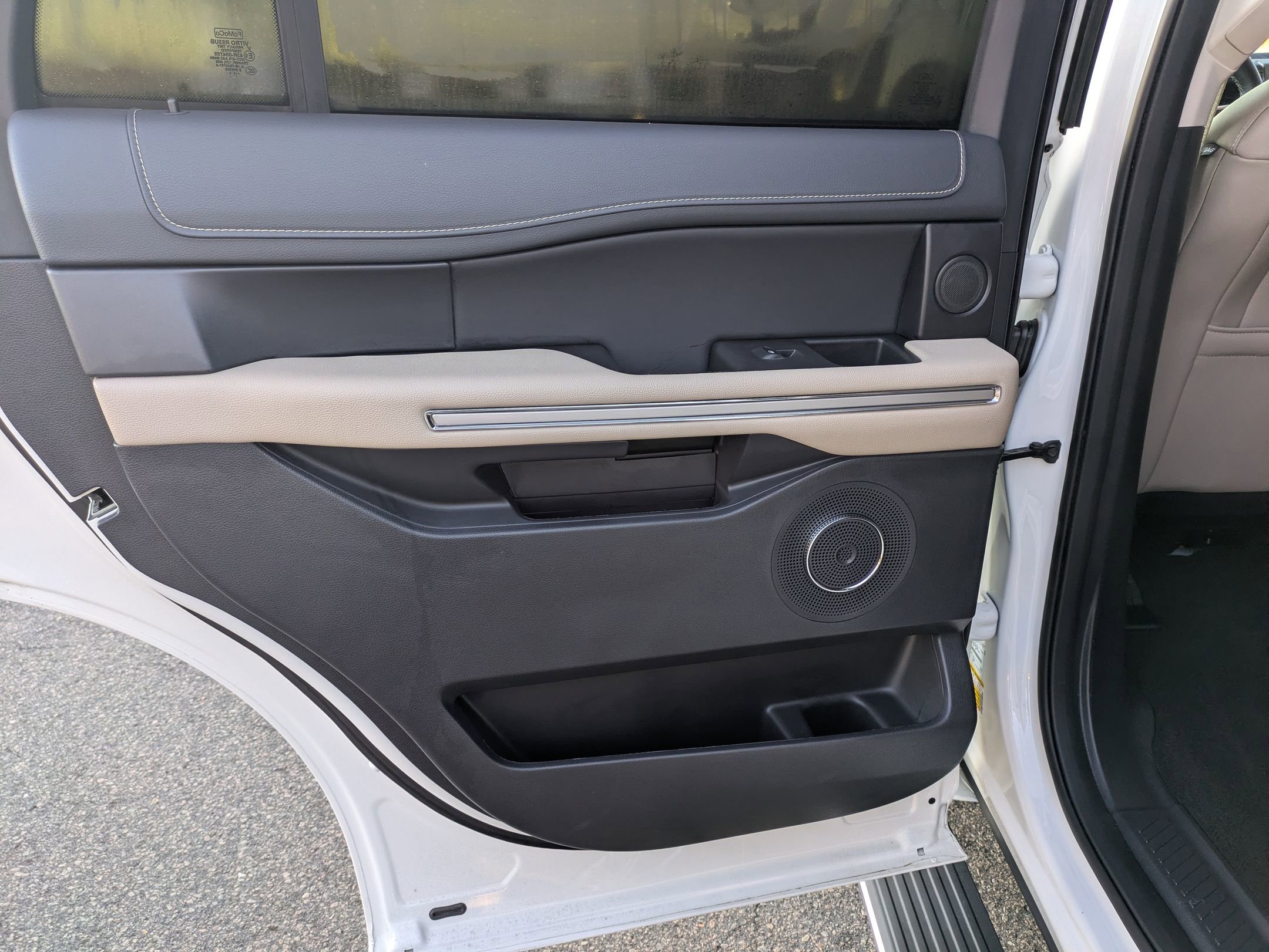 Certified 2024 Ford Expedition Limited image 25