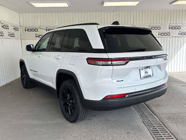 Used 2025 Jeep Grand Cherokee Altitude AWD/4WD image 7