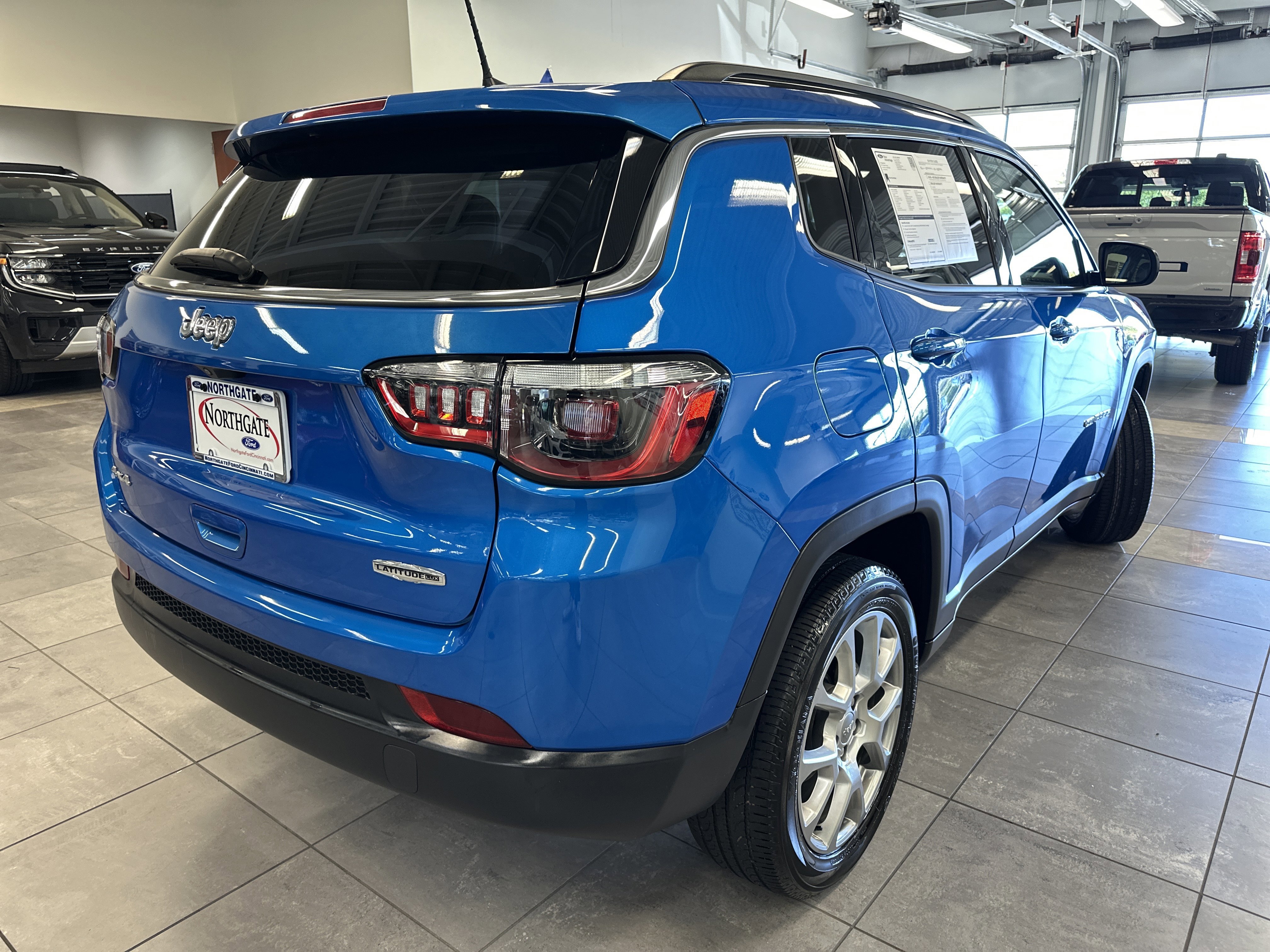 Used 2022 Jeep Compass Latitude w/ Sun and Sound Group image 5