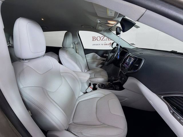 Used 2019 Jeep Cherokee Limited image 31