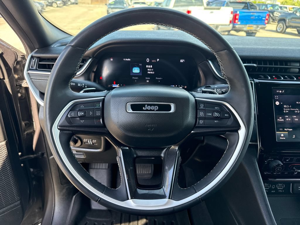 Used 2023 Jeep Grand Cherokee L Laredo RWD image 14