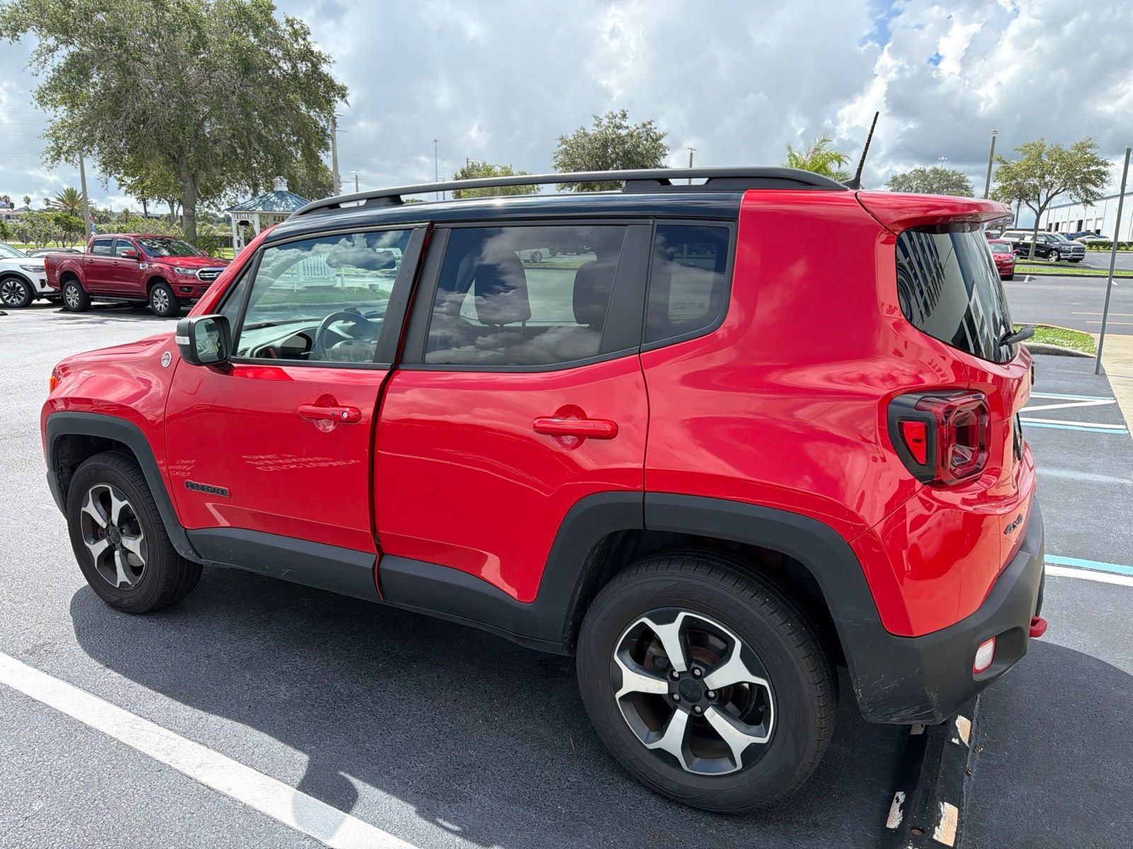 Used 2019 Jeep Renegade Trailhawk w/ UConnect 8.4 Nav Group AWD/4WD image 12