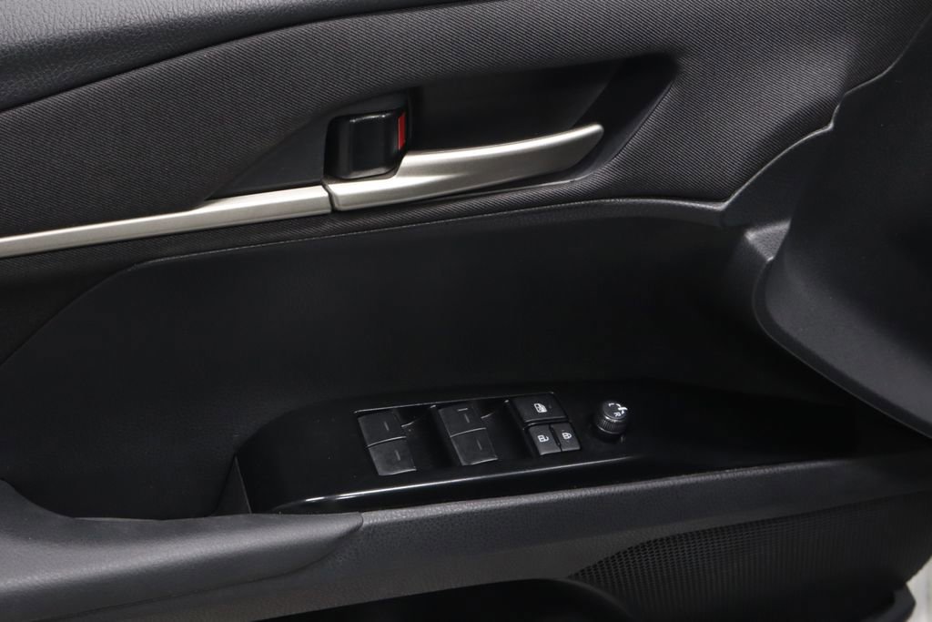 Used 2025 Toyota Camry LE FWD image 23