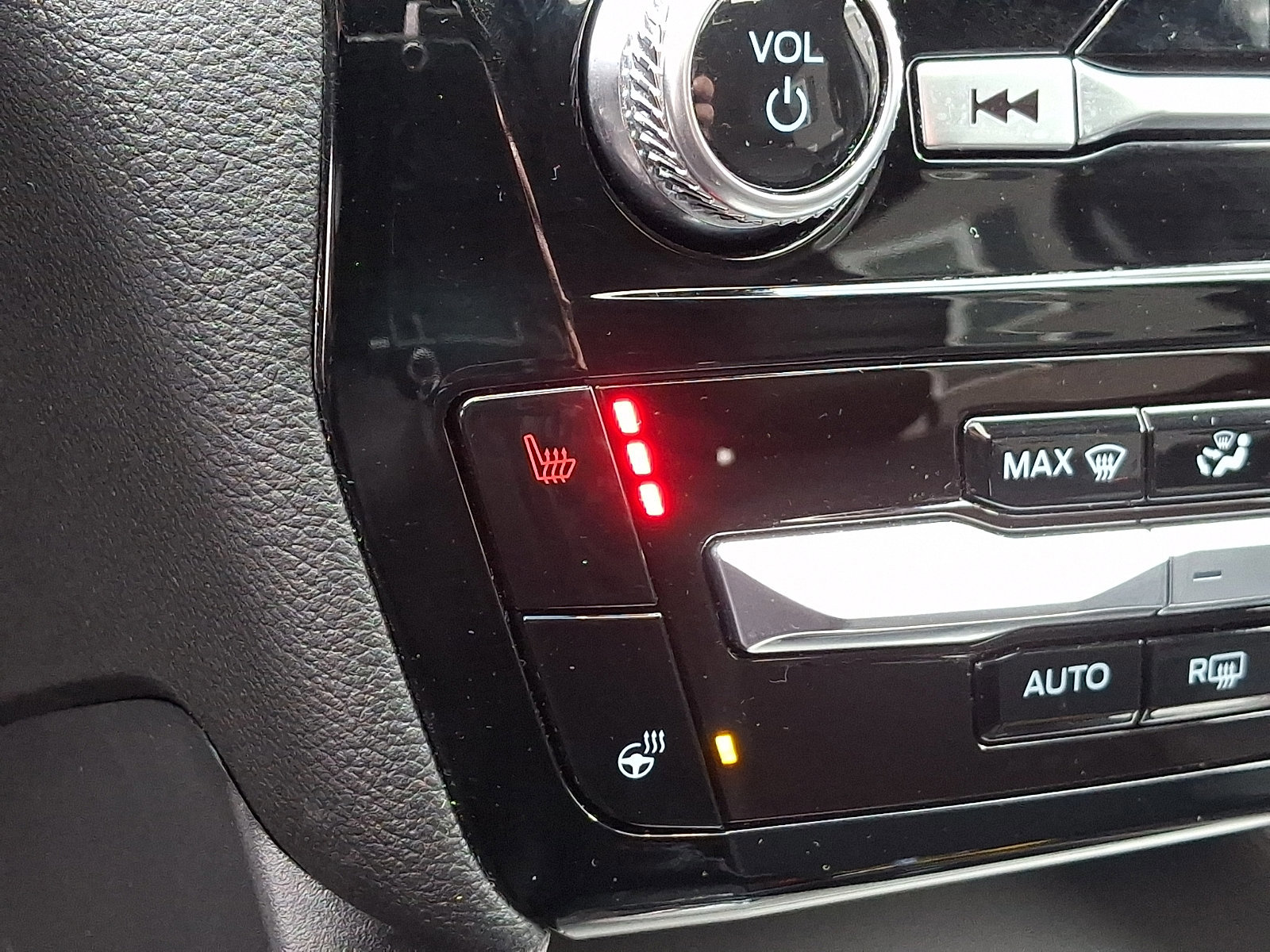 Certified 2023 Ford Explorer ST-Line w/ Class IV Trailer Tow Package image 26