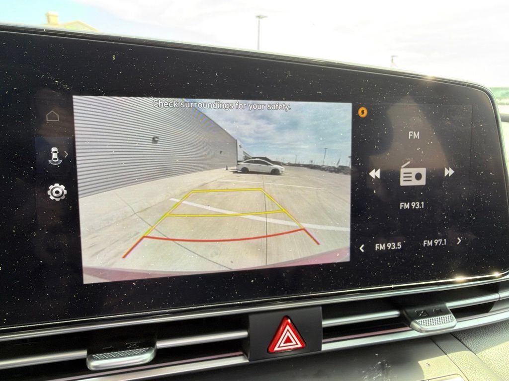Used 2025 Hyundai Elantra SEL FWD image 32