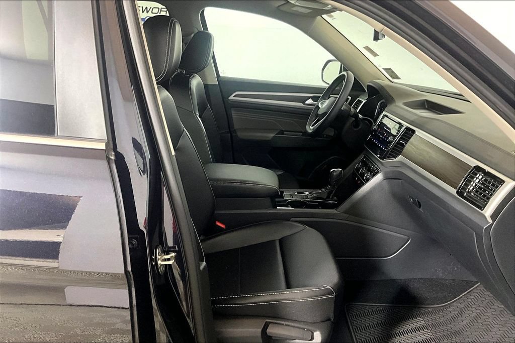 Used 2023 Volkswagen Atlas SE FWD image 6
