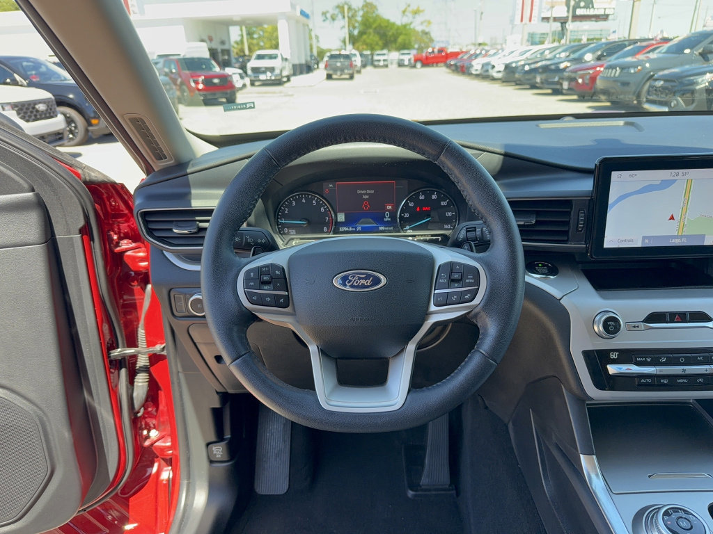 Certified 2020 Ford Explorer XLT w/ Equipment Group 202A image 33