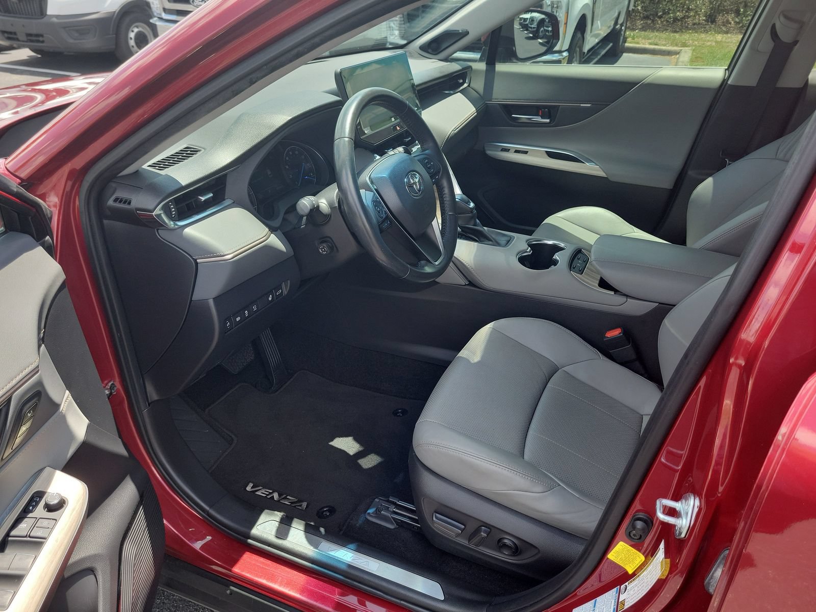 Used 2021 Toyota Venza Limited AWD/4WD image 17