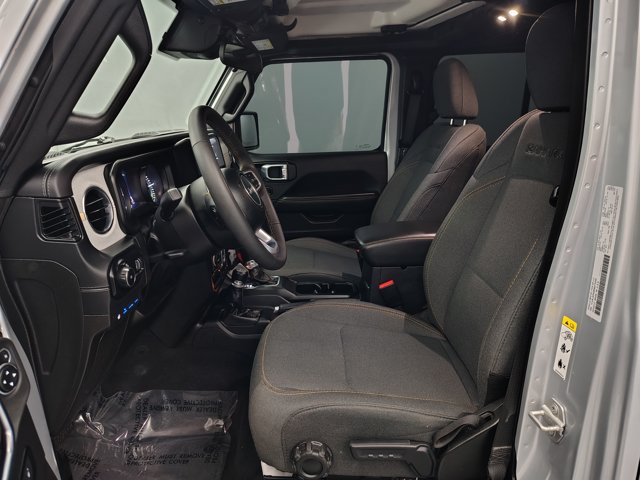 Used 2024 Jeep Wrangler Unlimited Sahara AWD/4WD image 23