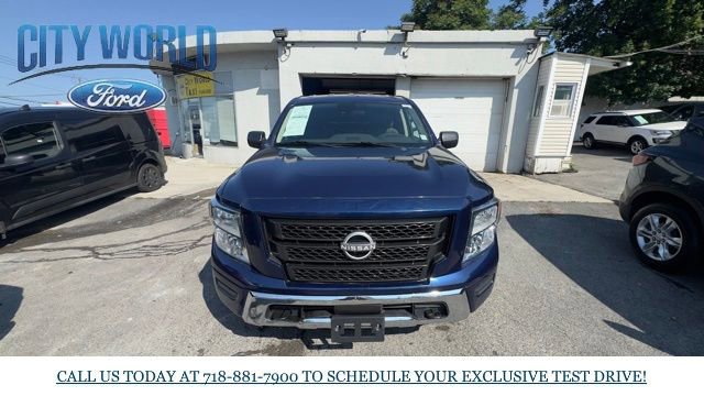 Used 2023 Nissan Titan SV image 9