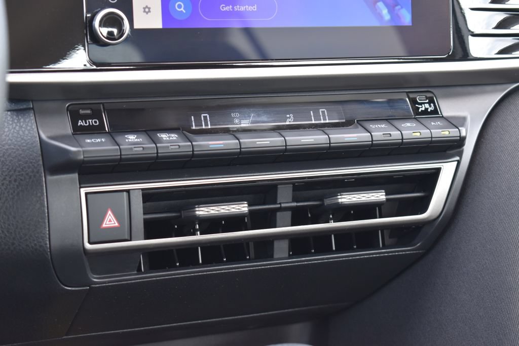 Used 2025 Toyota Camry LE FWD image 21