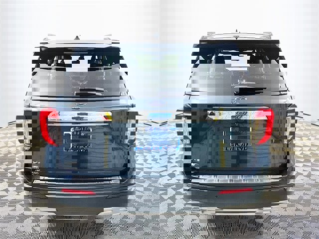 Certified 2022 Ford Explorer XLT w/ Equipment Group 202A image 4