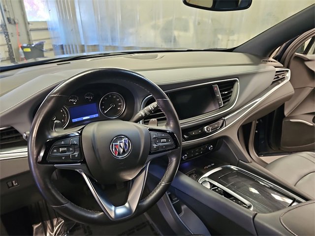 Used 2022 Buick Enclave Essence image 17