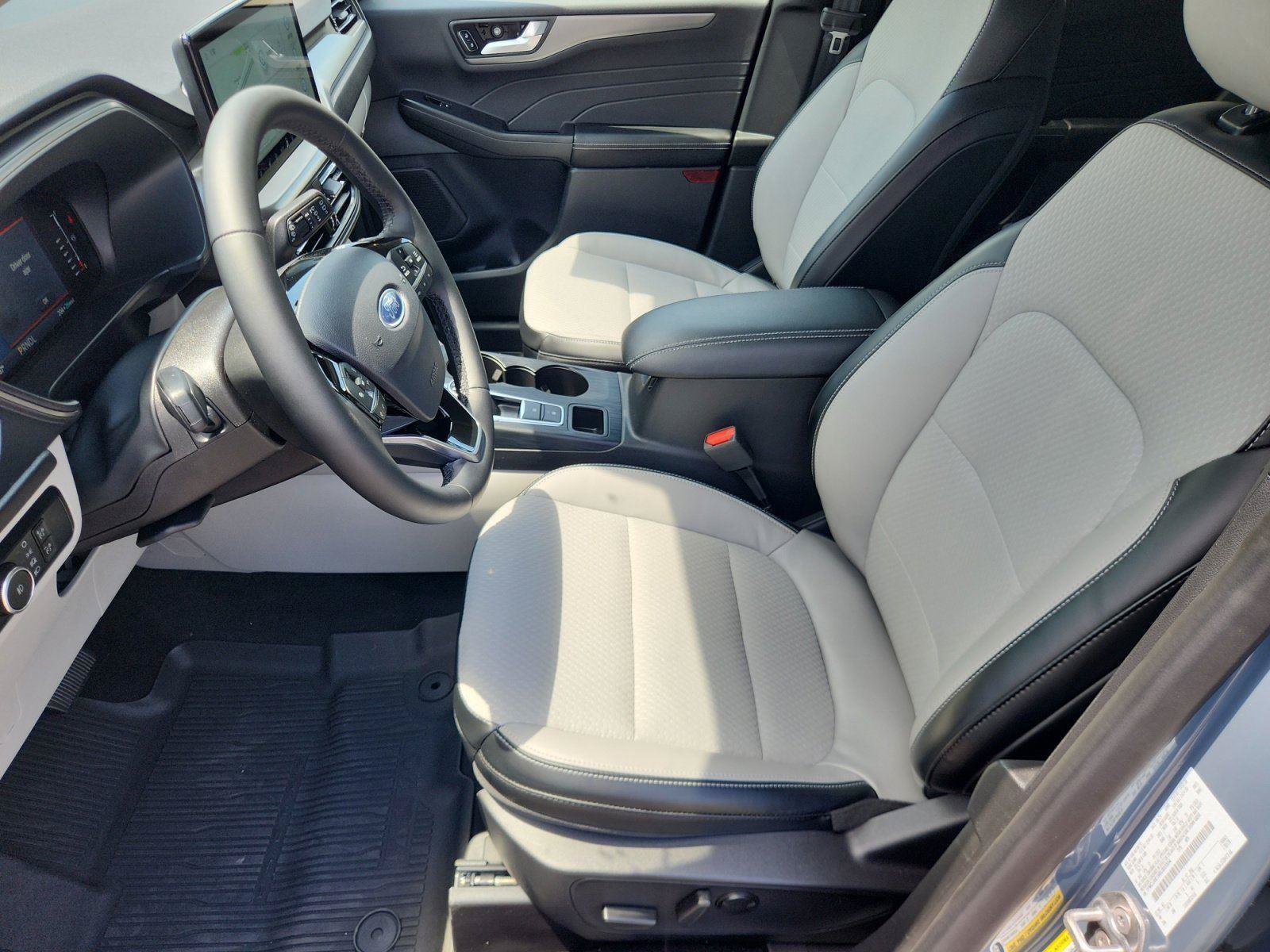 Certified 2024 Ford Escape SE FWD image 10