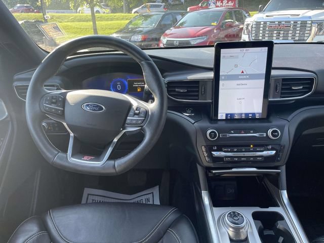 Certified 2020 Ford Explorer ST w/ Premium Technology Package AWD/4WD image 15