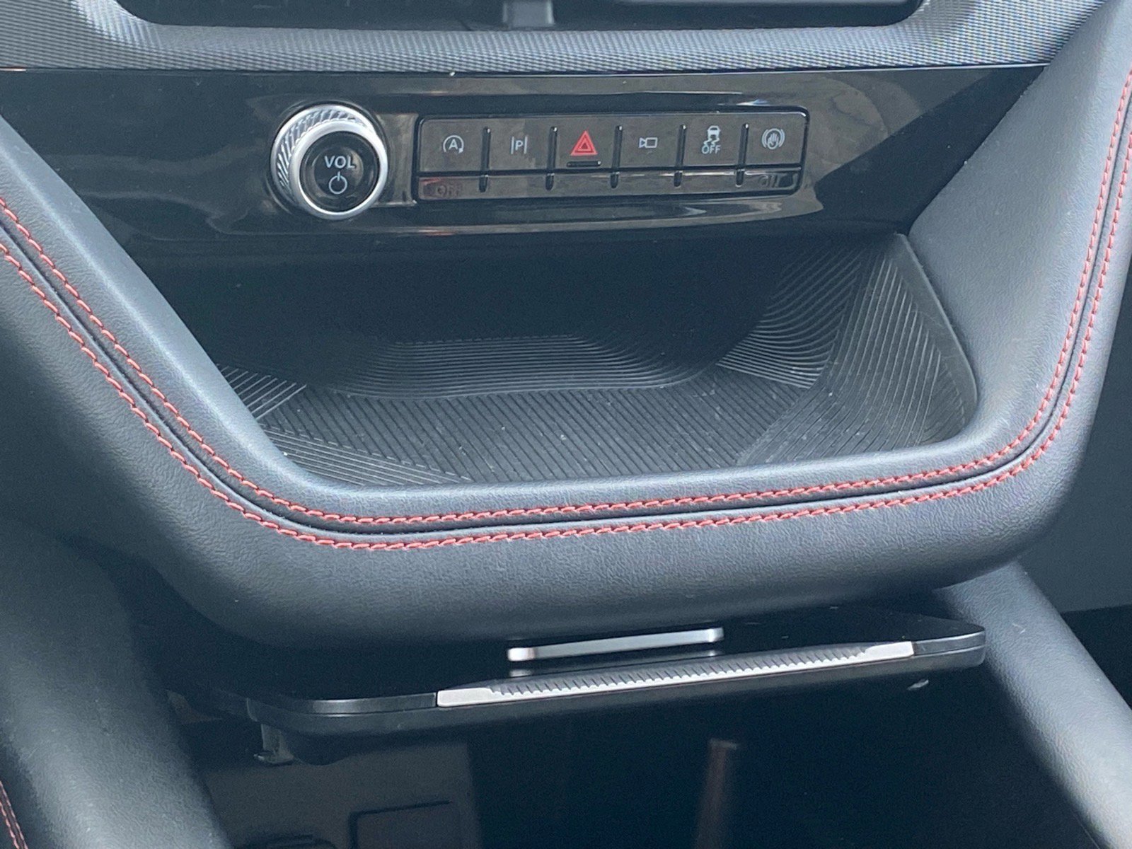 Certified 2025 Ford Explorer ST-Line image 8