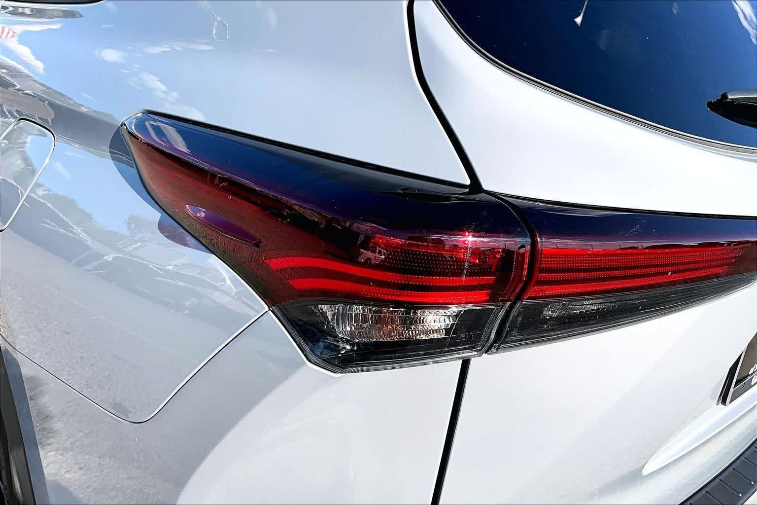 Used 2025 Toyota Highlander XSE AWD/4WD image 28