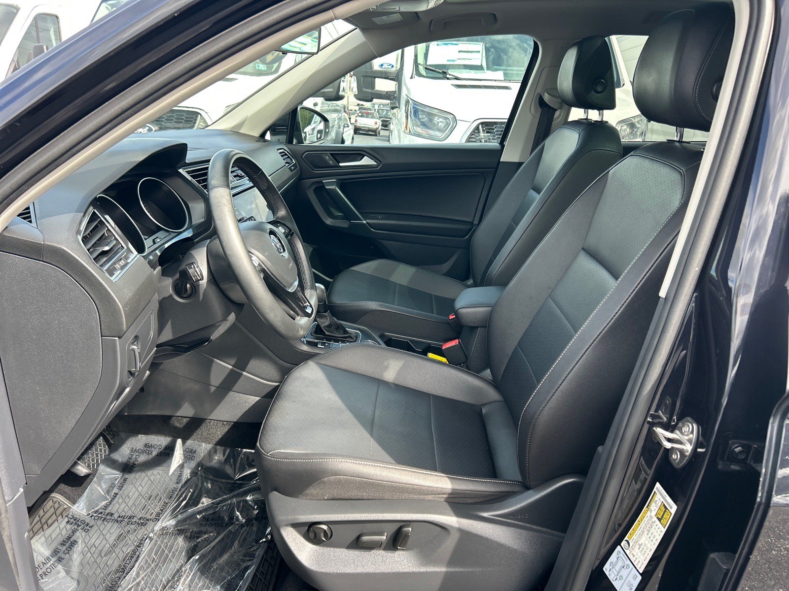 Used 2020 Volkswagen Tiguan SE w/ Panoramic Sunroof Package AWD/4WD image 7