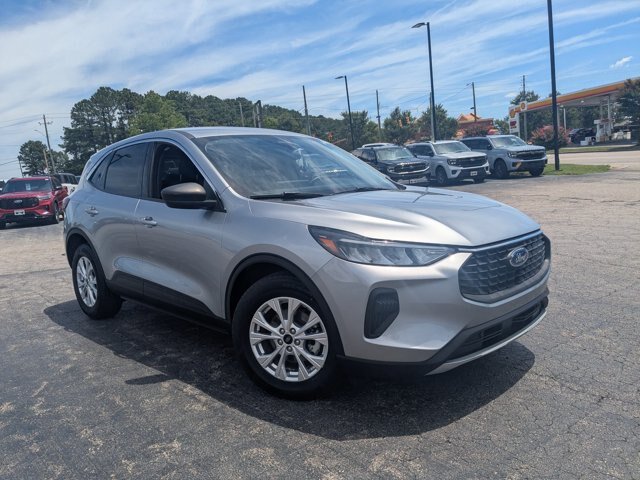 Certified 2023 Ford Escape Active w/ Tech Pack #1 FWD image 2