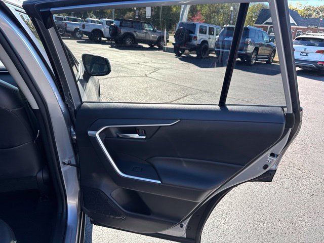 Used 2019 Toyota RAV4 XLE Premium FWD image 14
