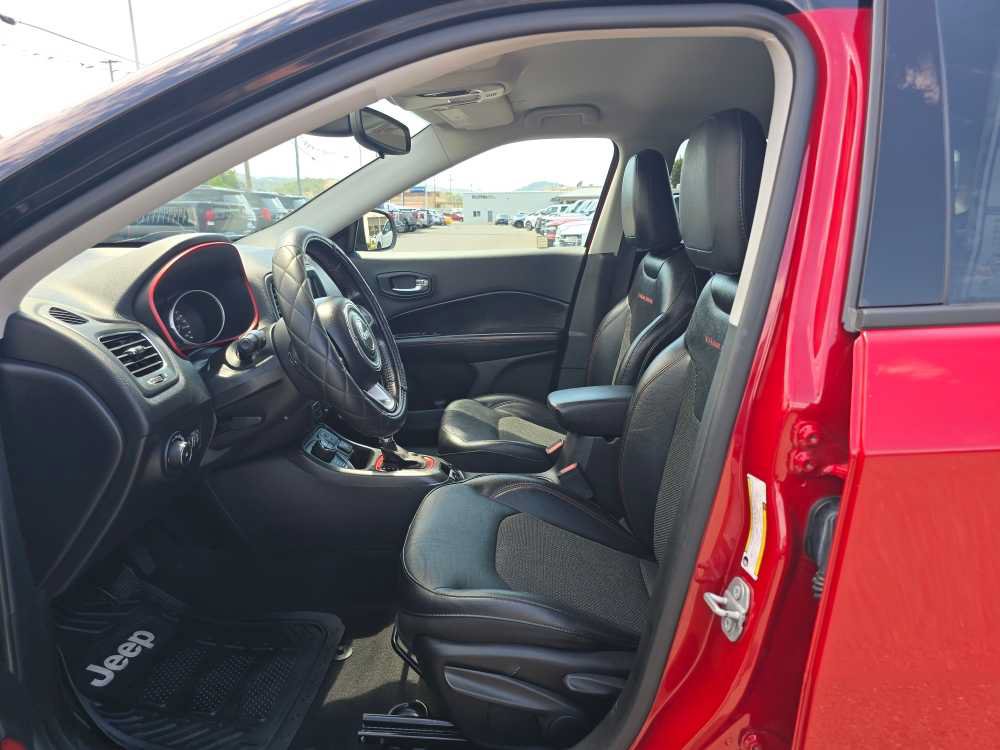 Used 2020 Jeep Compass Trailhawk AWD/4WD image 9