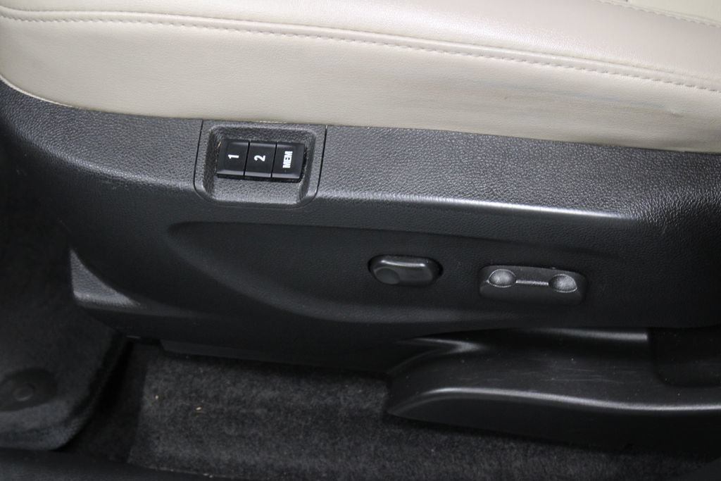 Used 2018 Buick Encore Essence w/ Experience Buick Package FWD image 27