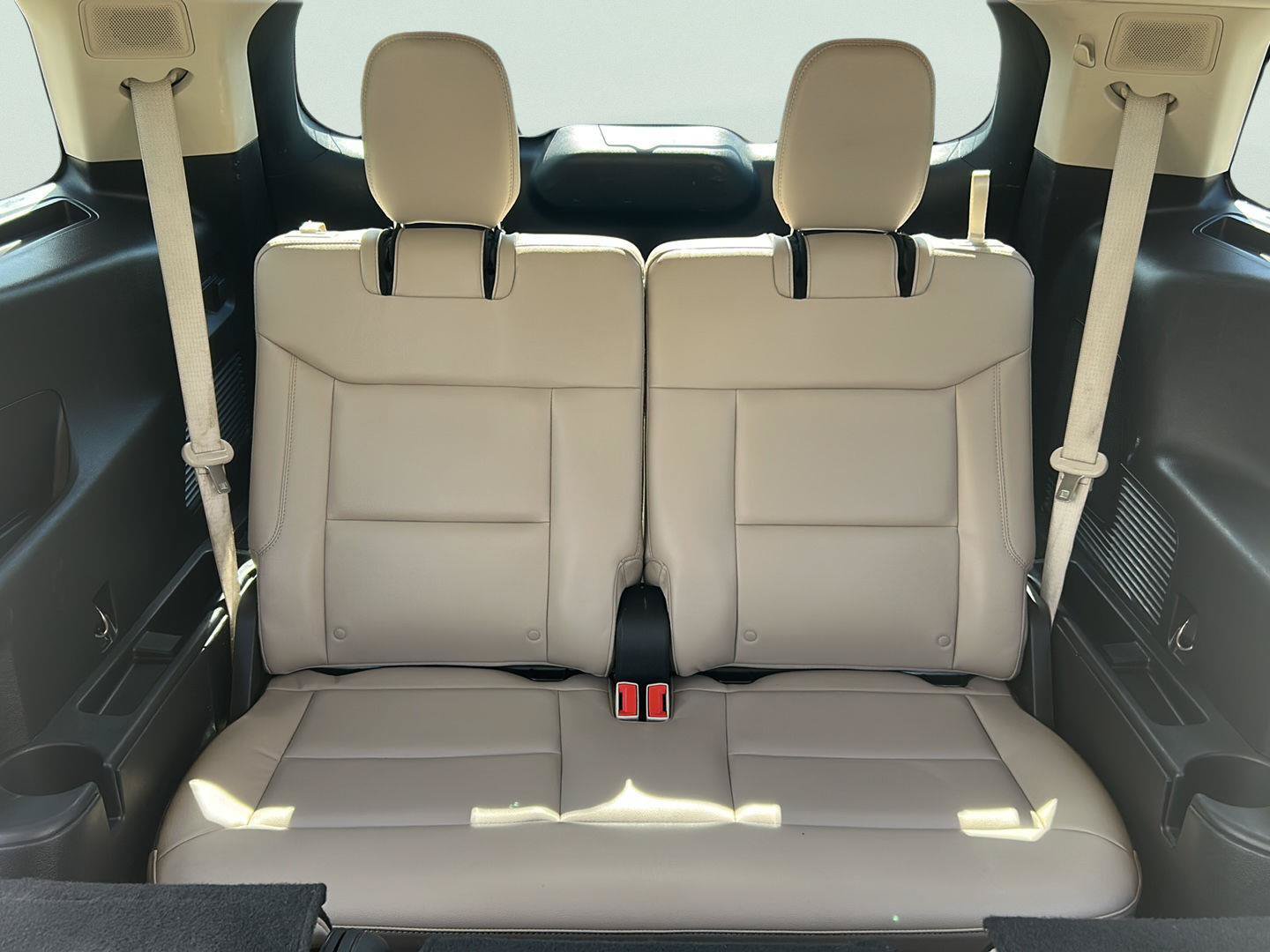 Certified 2022 Ford Explorer Limited RWD image 25