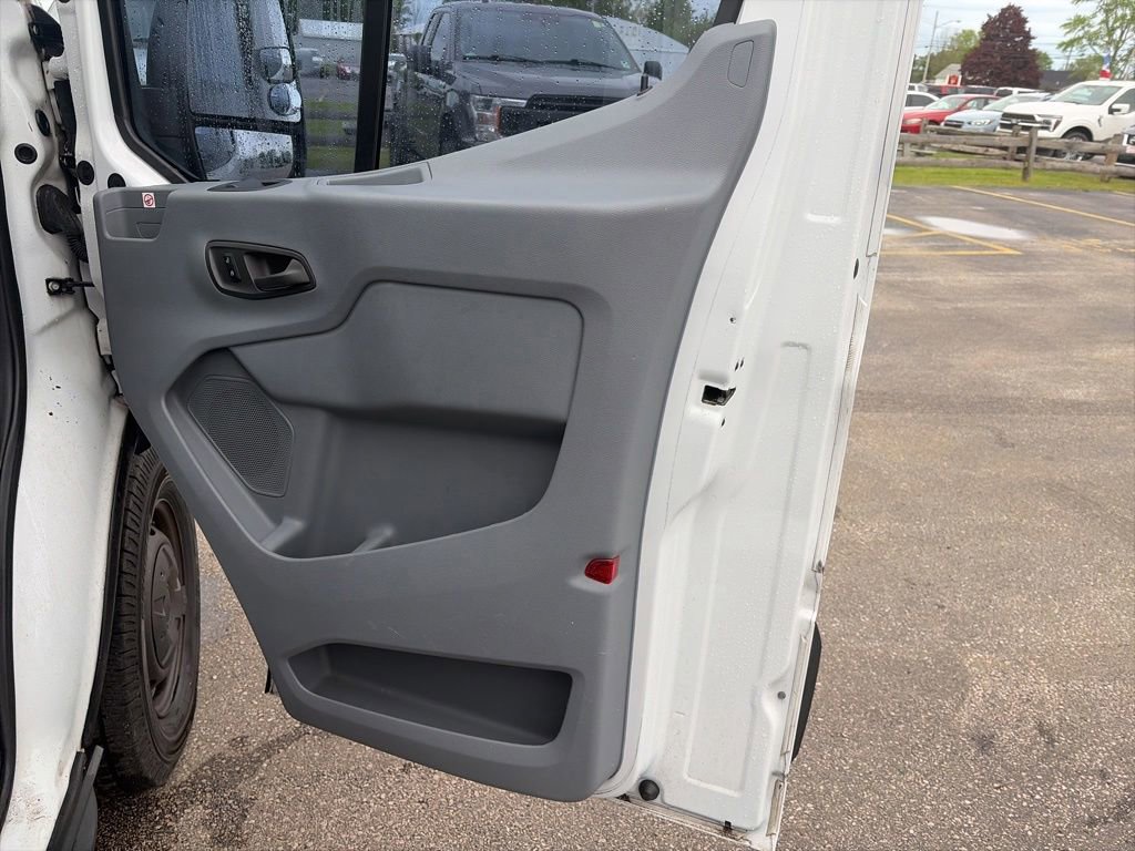 Certified 2019 Ford Transit 150 130 Medium Roof RWD image 34