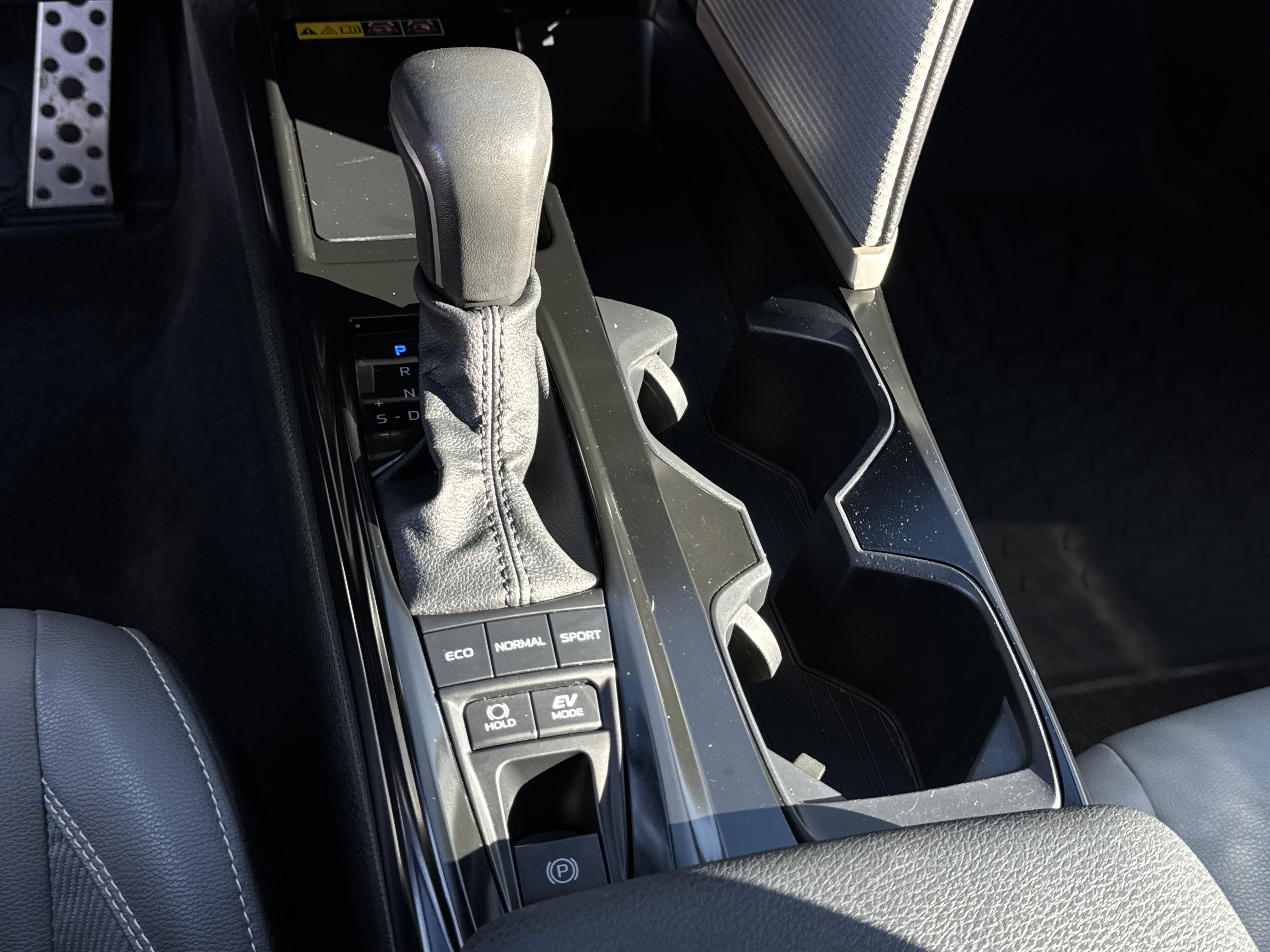 Used 2025 Toyota Camry SE image 19