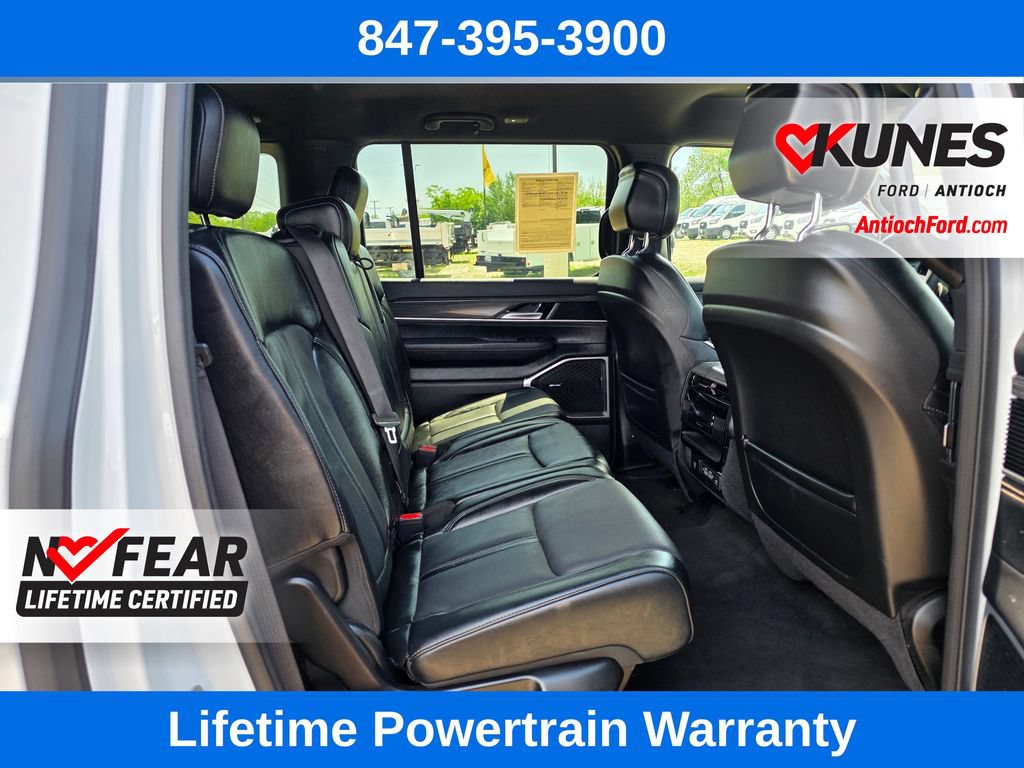 Used 2024 Jeep Wagoneer L Series II w/ Flexible Seating Group AWD/4WD image 32