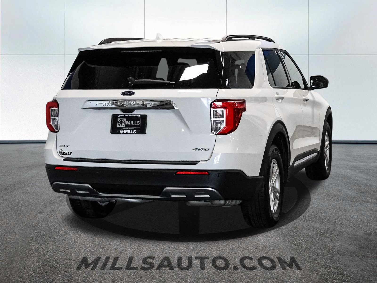 Certified 2023 Ford Explorer XLT w/ Equipment Group 202A AWD/4WD image 7