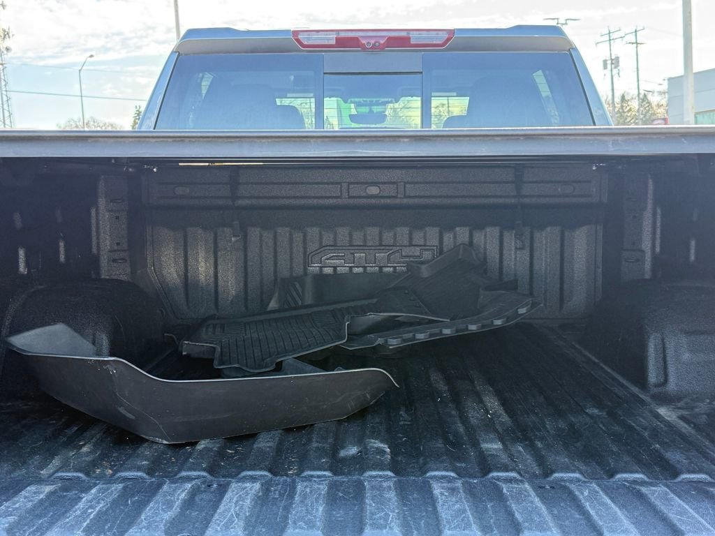 Used 2024 GMC Sierra 1500 AT4 w/ Technology Package image 7
