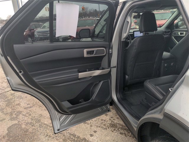 Certified 2022 Ford Explorer XLT w/ Equipment Group 202A image 31