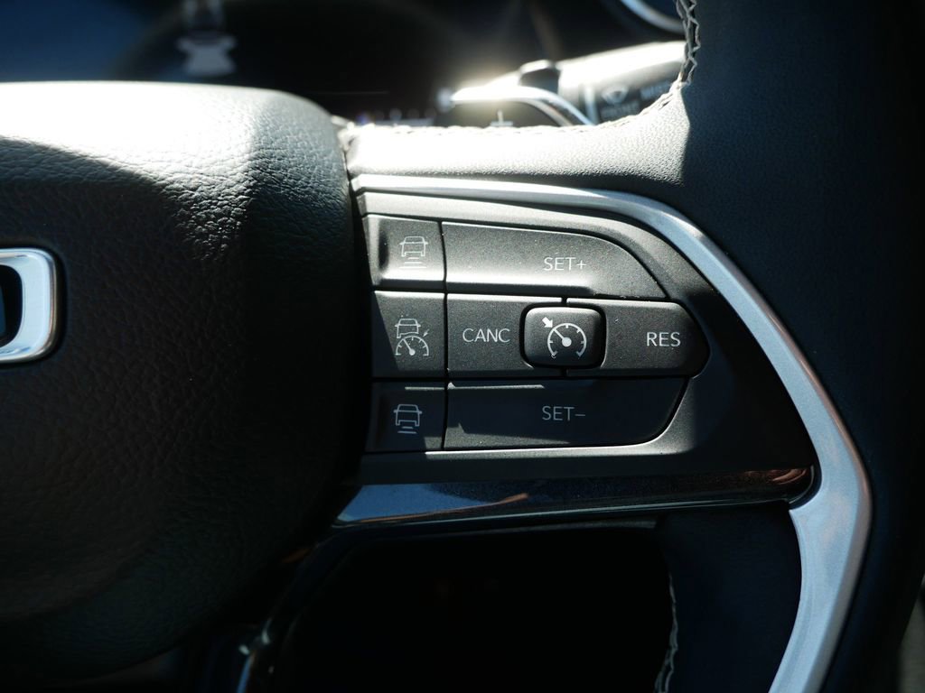 Used 2023 Jeep Grand Cherokee Altitude image 25