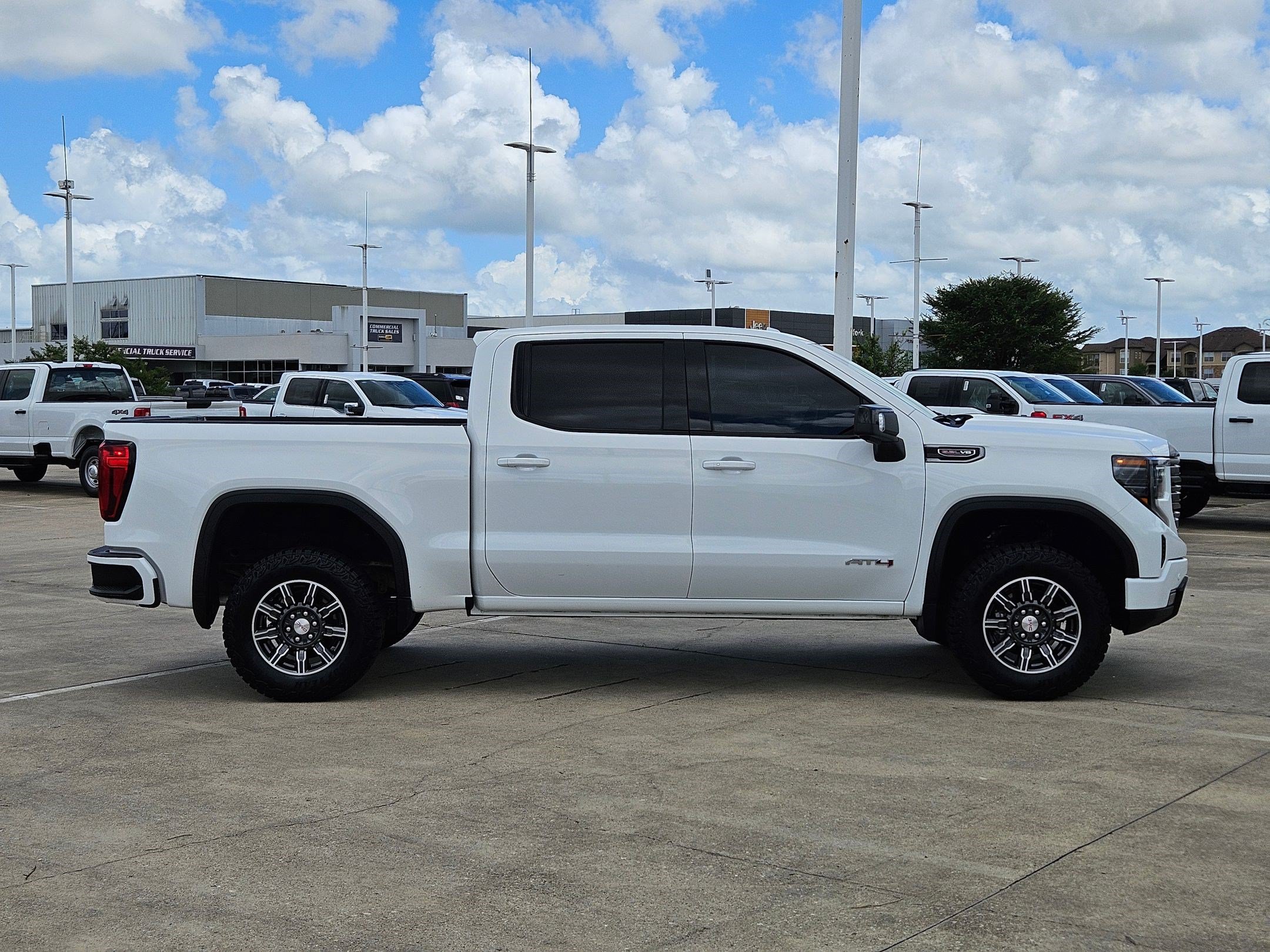 Used 2025 GMC Sierra 1500 AT4 AWD/4WD image 2