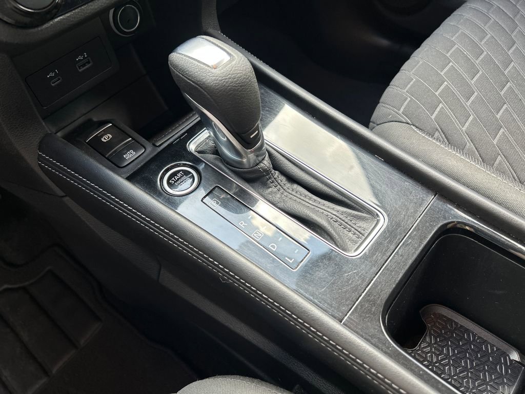 Used 2021 Nissan Kicks SV FWD image 17