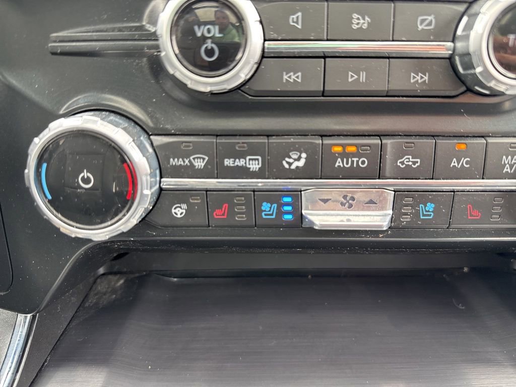 Certified 2022 Ford F150 Lariat w/ Equipment Group 502A High image 34