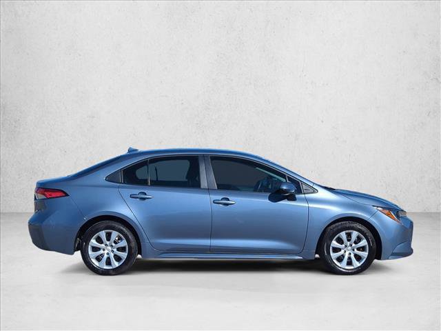 Used 2025 Toyota Corolla LE image 2