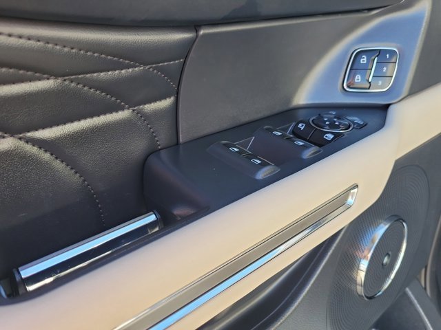 Certified 2023 Ford Expedition Platinum image 24
