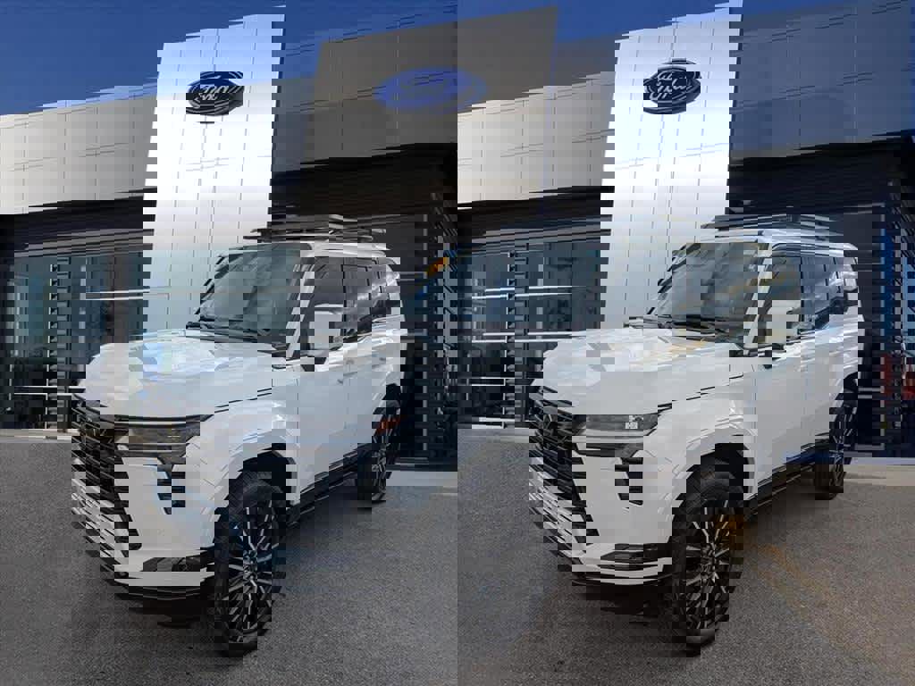 Used 2024 Lexus GX 550 image 4