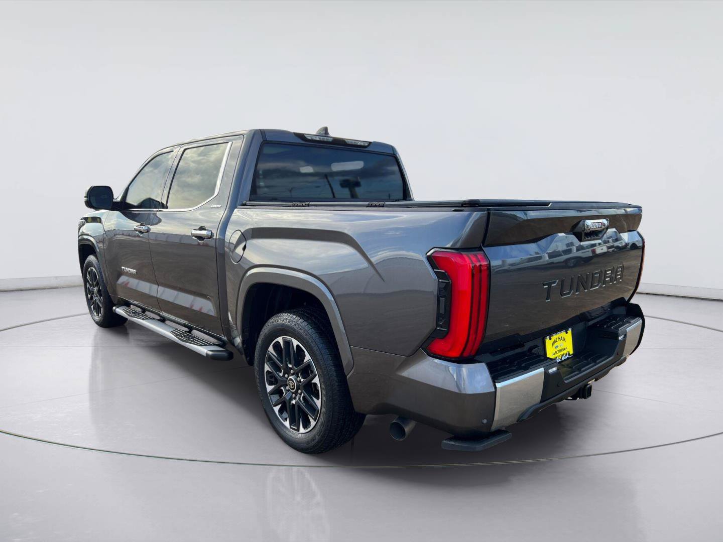 Used 2023 Toyota Tundra Limited w/ Power Package RWD image 5