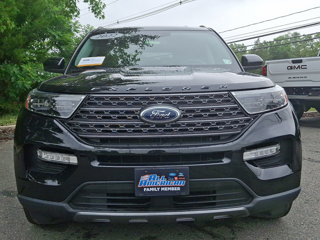 Certified 2022 Ford Explorer XLT w/ Equipment Group 202A AWD/4WD image 2