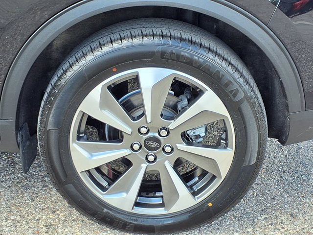 Certified 2023 Ford Escape Platinum w/ Premium Technology Package AWD/4WD image 29