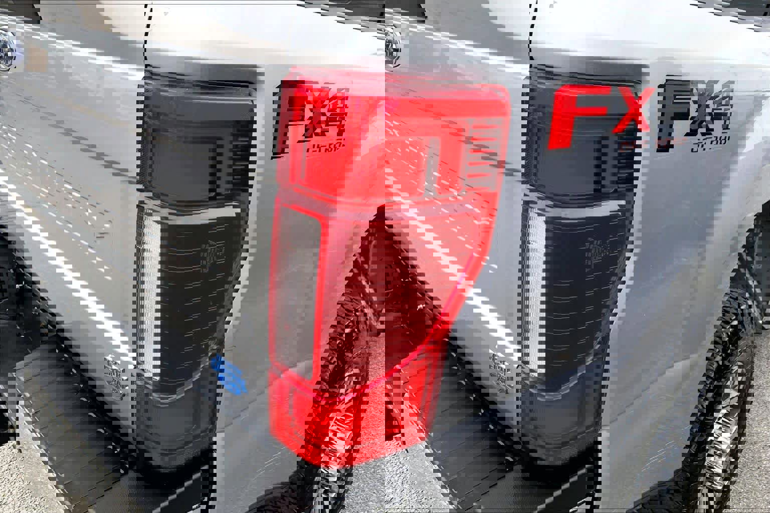 Certified 2022 Ford F350 Lariat w/ Lariat Ultimate Package image 26