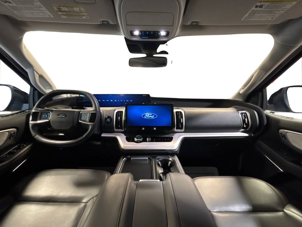 Certified 2025 Ford Expedition Active AWD/4WD image 22