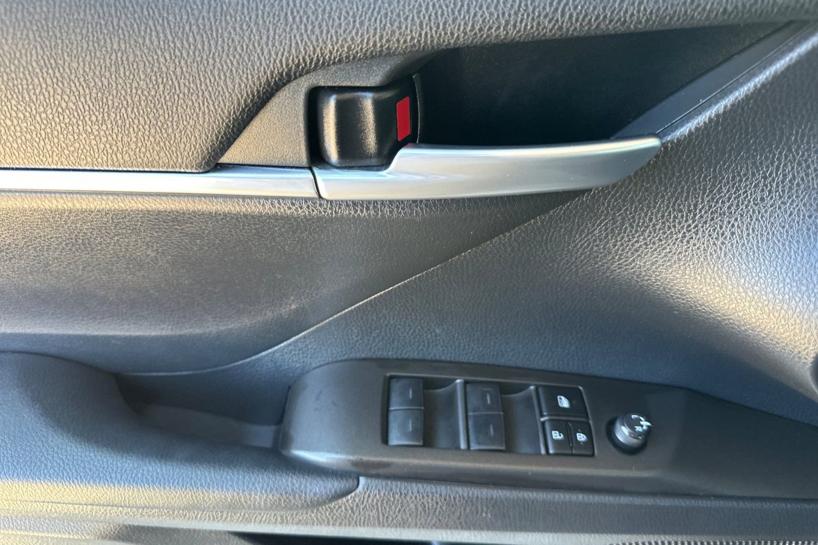 Used 2024 Toyota Camry SE w/ Audio Upgrade Package FWD image 11